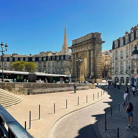 Lumineux & Calme Dans Le Centre Bordeaux